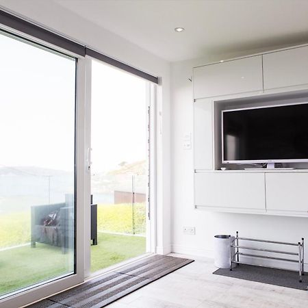 2 Bedroom Chalet With Sea Views Плимът Екстериор снимка