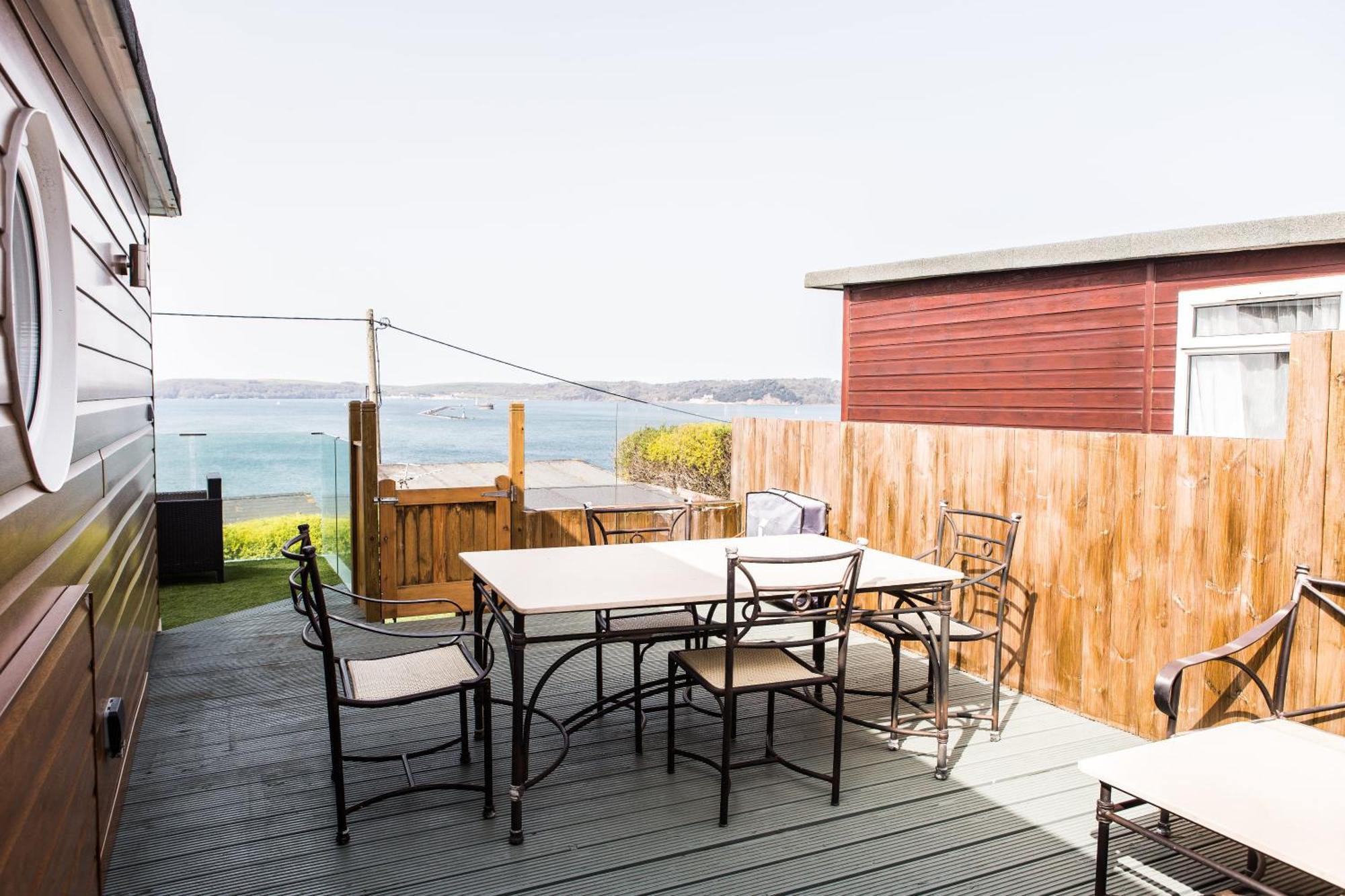 2 Bedroom Chalet With Sea Views Плимът Екстериор снимка